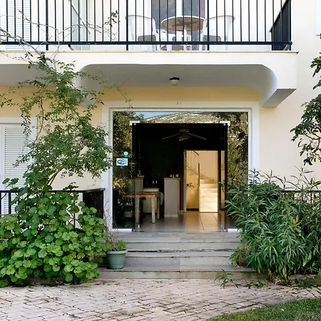 Dolphin 5 Apartment